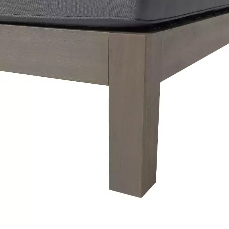 Causeuse d'extérieur 2 pièces Brava en bois d'acacia avec accoudoir gauche et table basse avec coussin gris/gris foncé - Christopher Knight Home