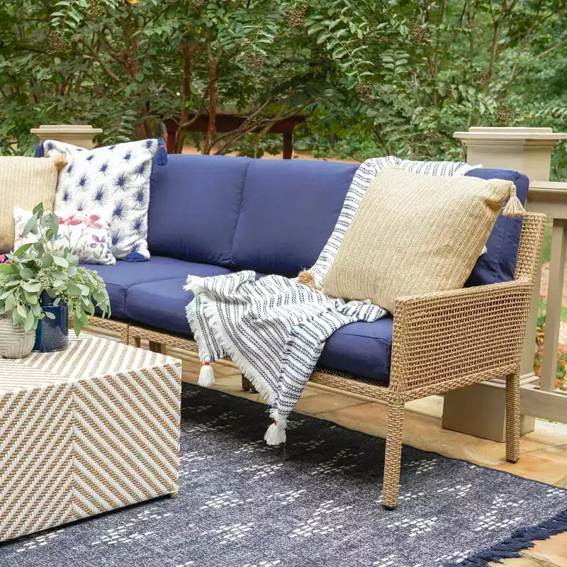 Ensemble sectionnel en osier 5 pièces Leisure Made Riviera avec tissu bleu marine