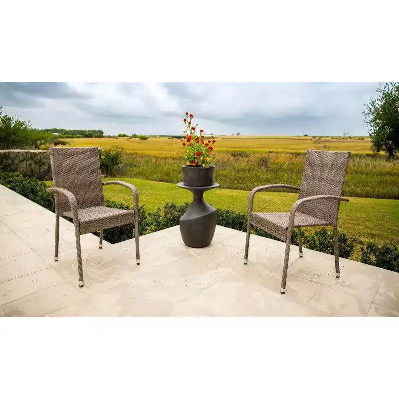 Aspect Living Morgan - Lot de 2 chaises d'extérieur empilables en osier tressé à la main, tout temps, cadre en acier enduit de poudre, légères, pour véranda, jardin, balcon.