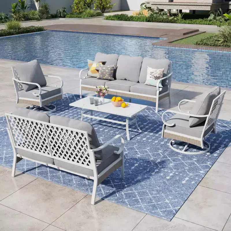 Captiva Designs Ensemble de conversation d'extérieur 5 pièces extra large en métal et rotin avec fauteuils pivotants à dossier en treillis et causeuse