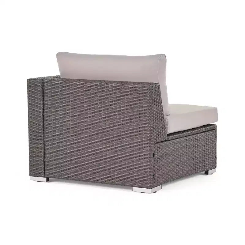 Ensemble de conversation Christopher Knight Home Michael de 7 pièces de mobilier de patio en rotin et aluminium avec table basse et coussins