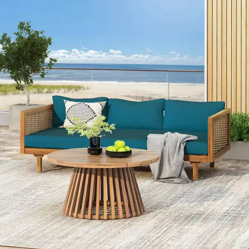 Ensembles de meubles de patio 2 pièces avec canapé-lit en rotin gris 3 places de 171,45 cm de long et table ronde en bois d'acacia de 80 cm.