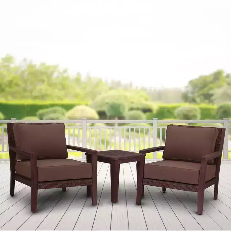 Courtyard Casual Bridgeport II Ensemble 3 pièces de fauteuils de club comprend : deux fauteuils de club et une table d'appoint