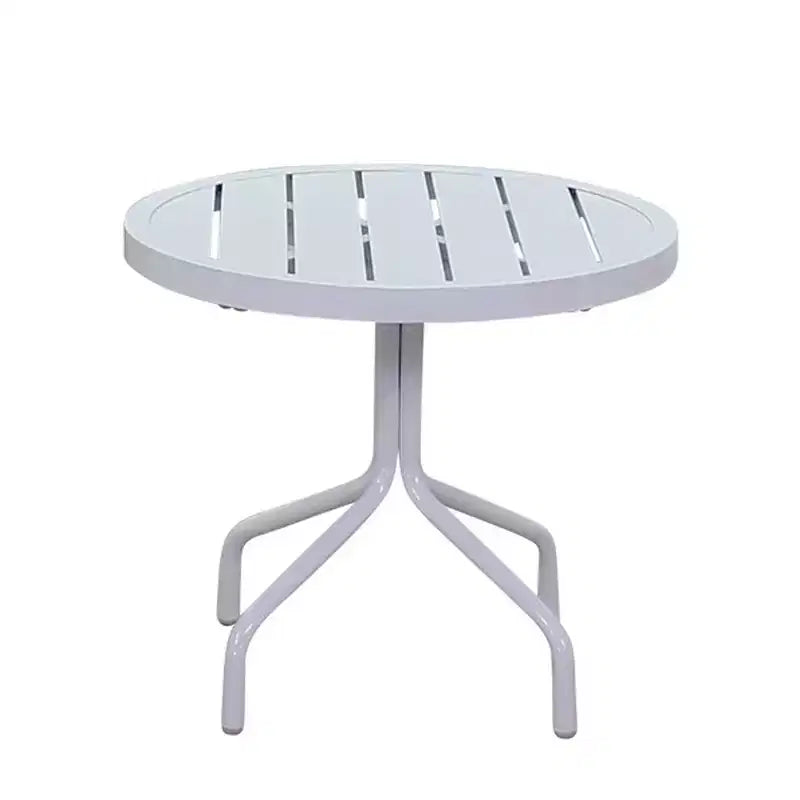 Ensemble de chaises longues de jardin 5 pièces Courtyard Casual Santa Fe avec ottomans Comprend deux chaises longues inclinables et deux ottomans et une table d'appoint