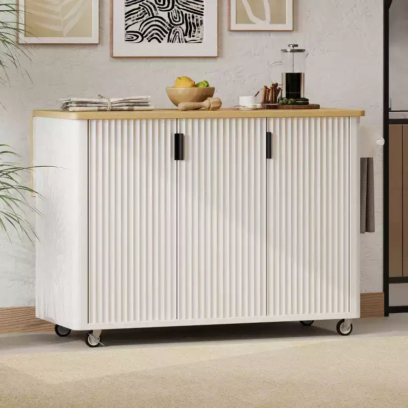 Îlot de cuisine cannelé de style campagnard de 51" avec abattant, roulettes et étagère de rangement interne