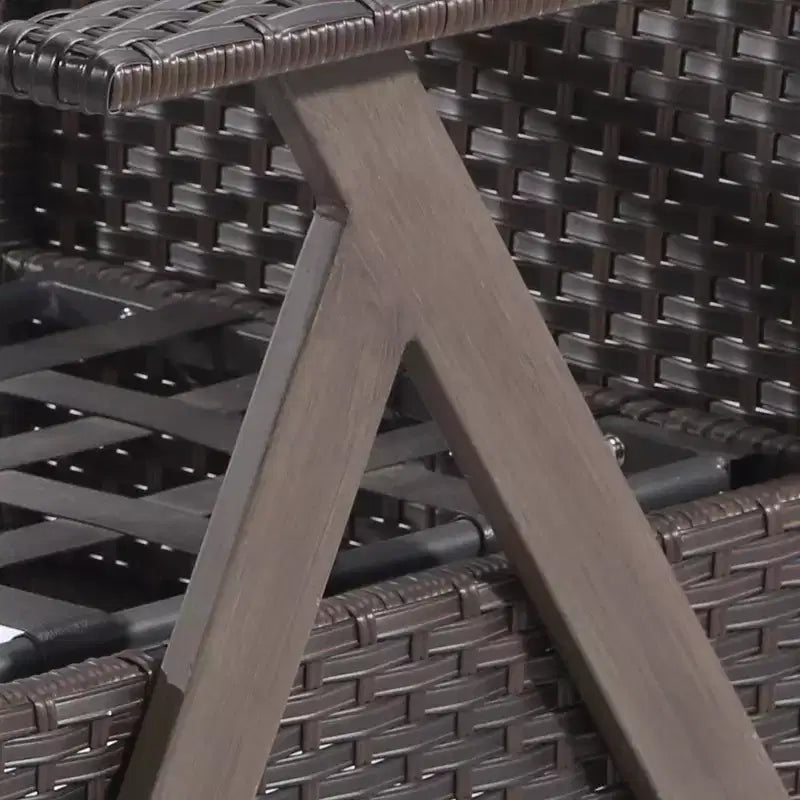 Ensemble de sept meubles d'extérieur UPTIOT : canapé 3 places, 2 fauteuils à bascule pivotants, 2 fauteuils individuels et 2 poufs pour un confort optimal sur votre terrasse