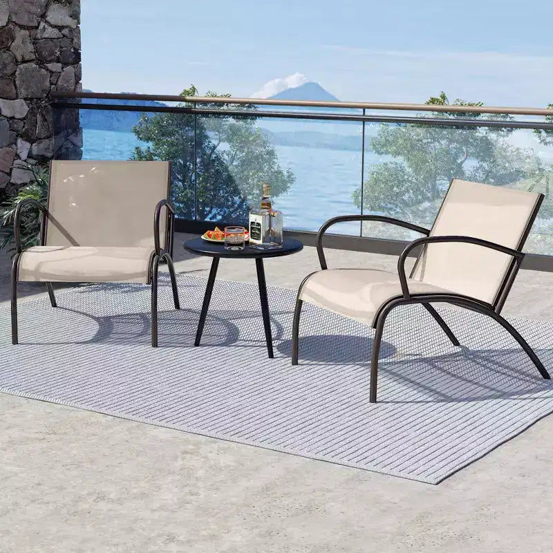 Ensemble de 3 chaises de patio Costway avec siège en tissu courbé et table basse ronde pour le jardin