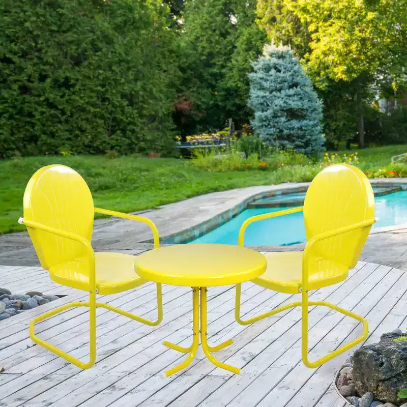 Ensemble d'extérieur 3 pièces rétro Northlight avec chaises tulipe en métal et table d'appoint, jaune