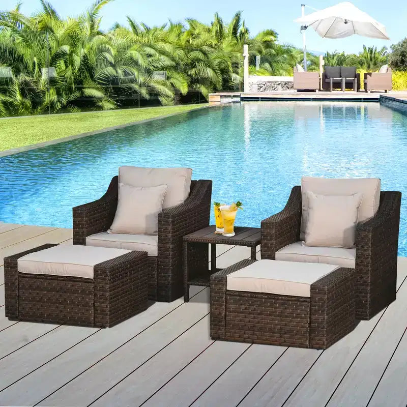 Ensemble de meubles de patio Outsunny 5 pièces, ensemble de fauteuils et poufs de conversation en rotin PE résistant aux intempéries avec table, coussins et oreillers inclus